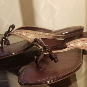 LOUIS VUITTON SLIDES